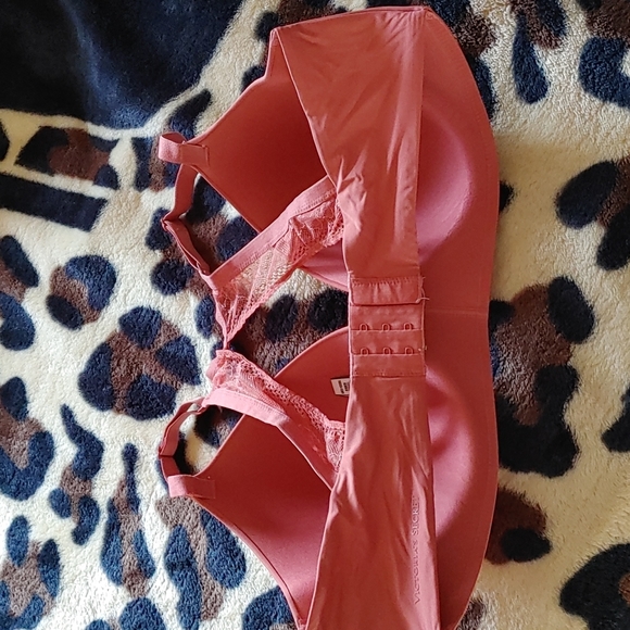 VS no wire bra - Picture 2 of 4